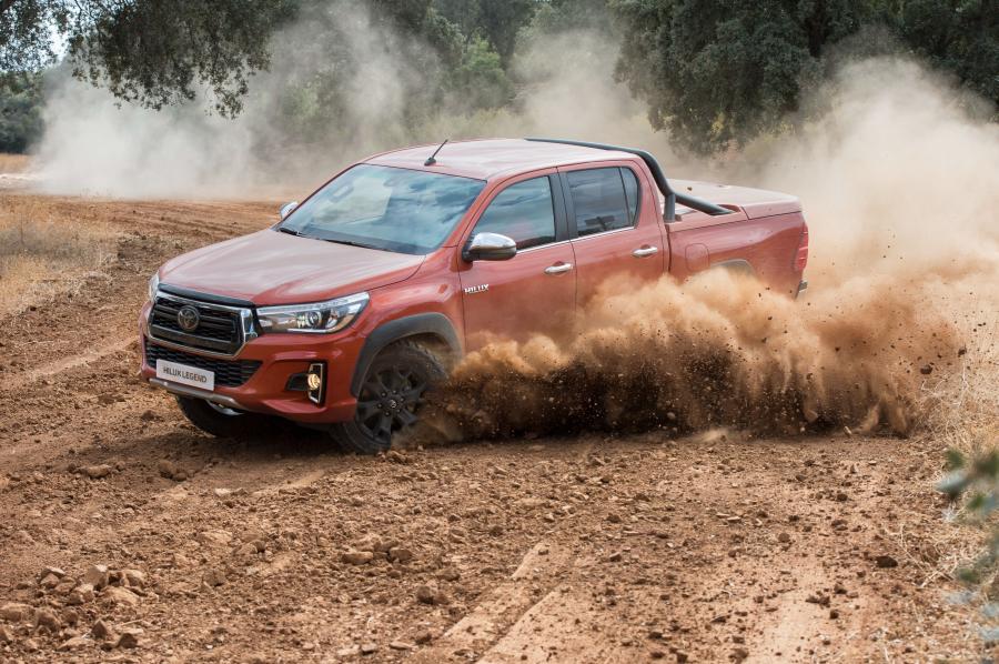  Toyota Hilux Legend Raider Double Cab 2018 года  (ES) (фото 34 из 40)